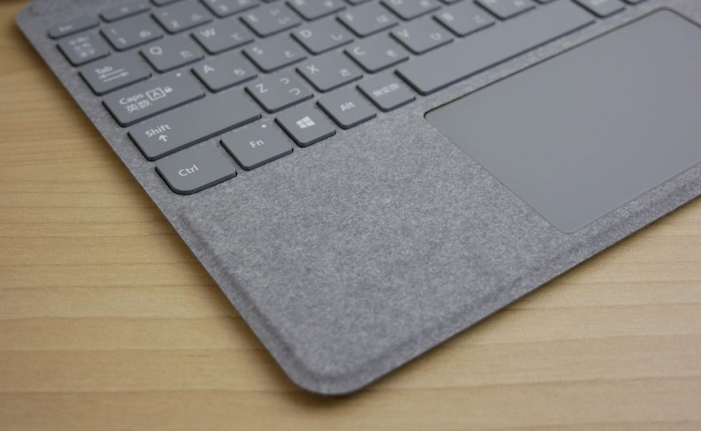 Surface Goシグネチャータイプカバーのパームレストのアップ