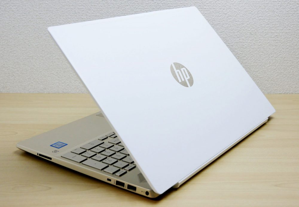 HP Pavilion（パビリオン）15-cs0000 天板を斜め上から