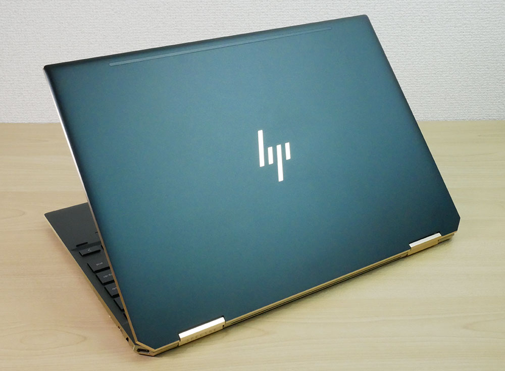 「HP Spectre x360 13」ポセイドンブルーの外観