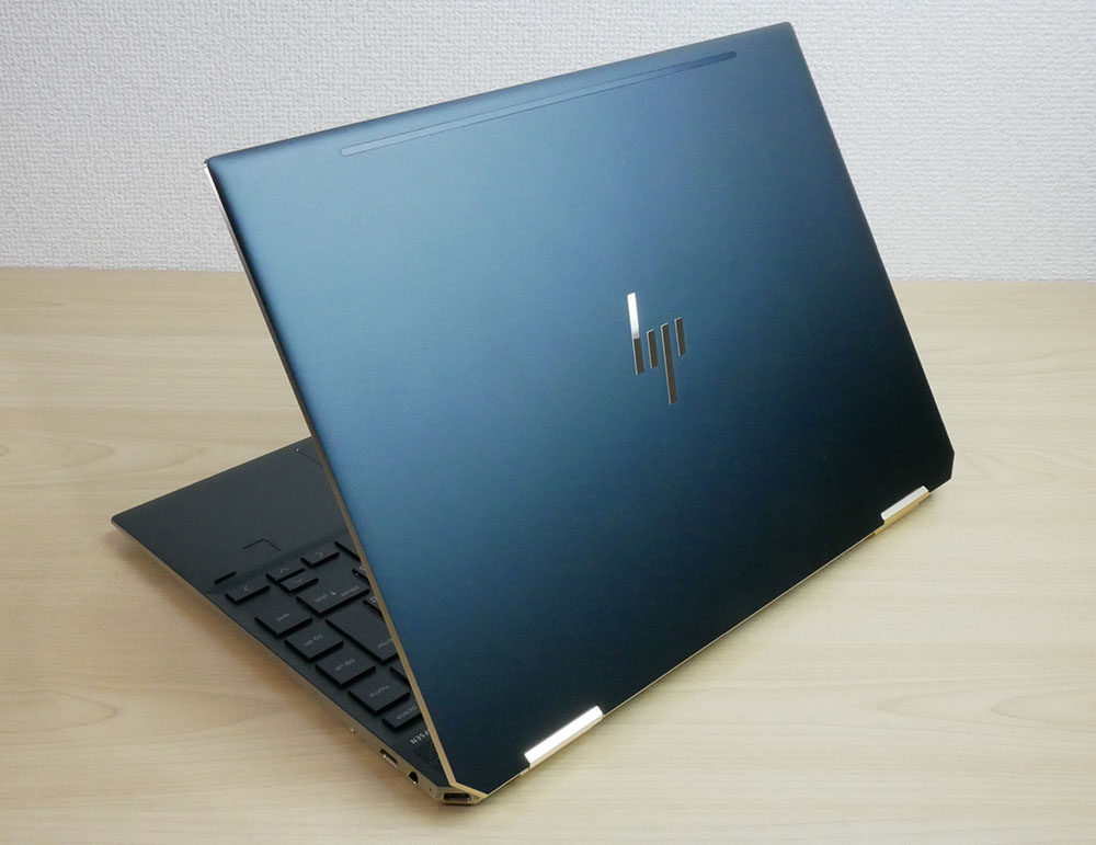 「HP Spectre x360 13」ポセイドンブルーの外観