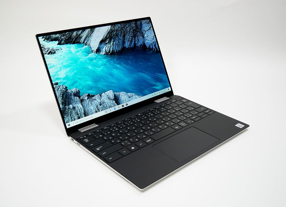 デル XPS 13 2-in-1（7390）ブラックの外観。斜め上からのカッコいいアングル