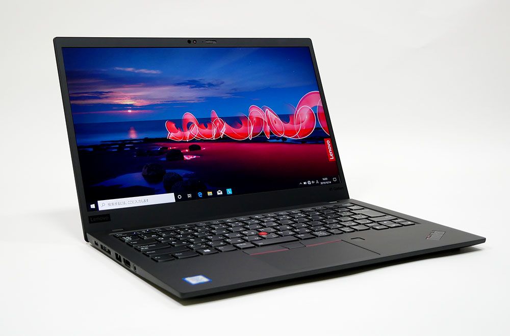 レノボ ThinkPad X1 Carbon (2019)の外観　見映え