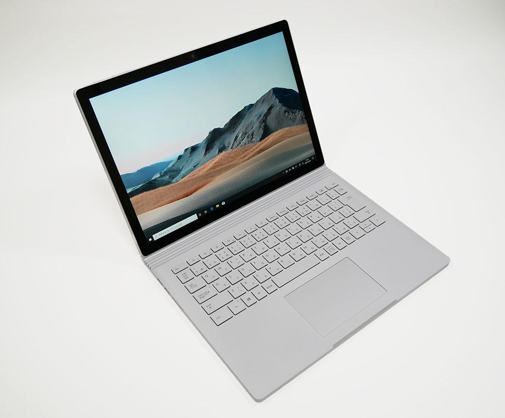 マイクロソフト　Surface Book 3の外観。斜め上からのカッコいいアングル