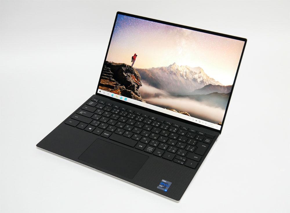 デル XPS 13（9310）の外観。斜め上からのカッコいいアングル