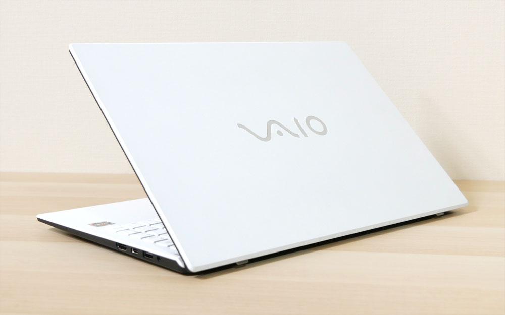 VAIO FL15の外観 天板側から斜め上