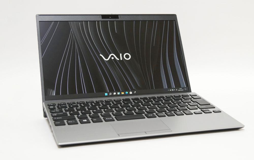 VAIO SX12　ブライトシルバーの外観