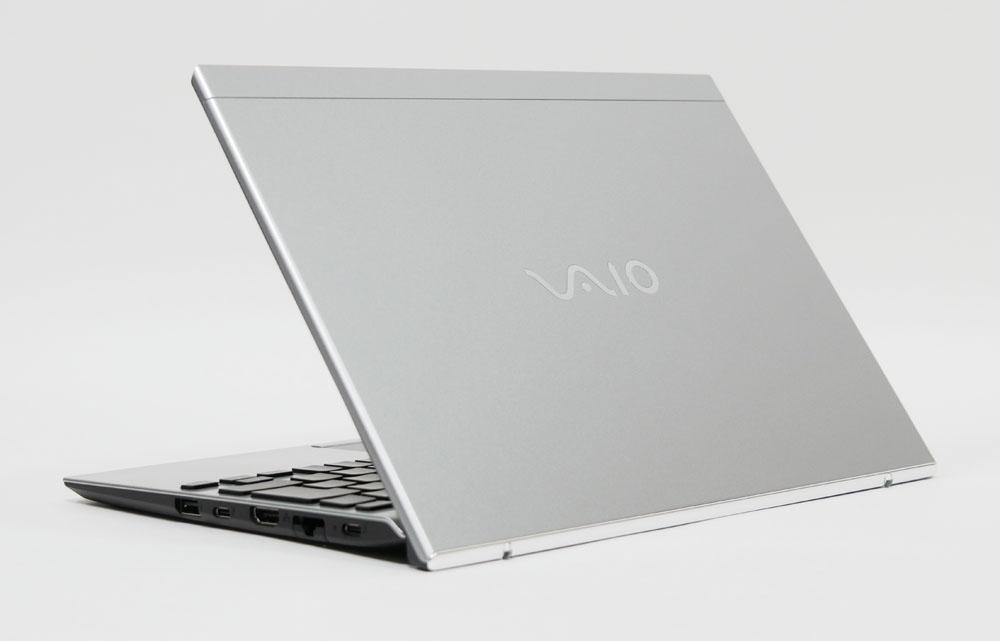 VAIO SX12 ブライトシルバーの外観