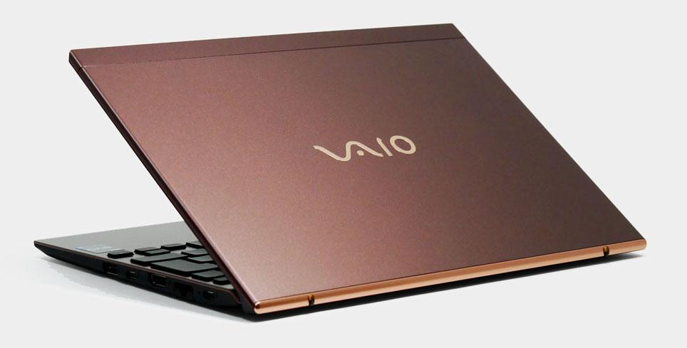 VAIO SX12の外観 天板側から斜め上