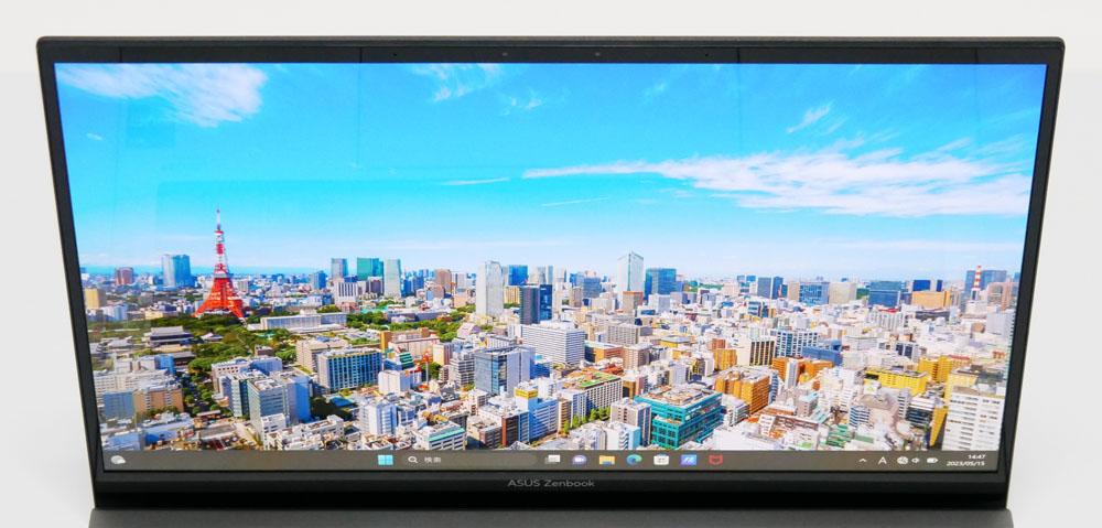 Zenbook S 13 OLED UX5304VAの視野角チェック 上から見たところ