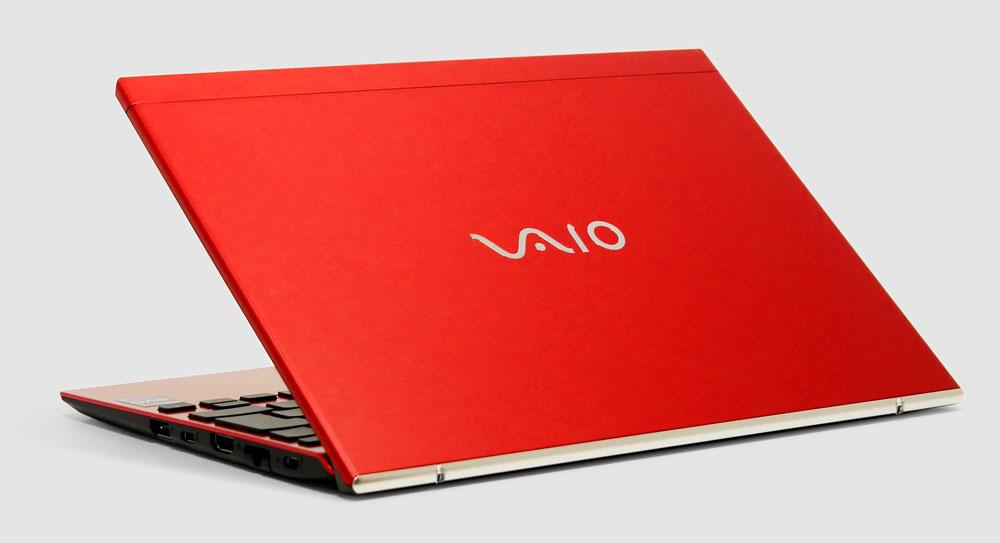 VAIO SX12 ファインレッドの外観 天板側