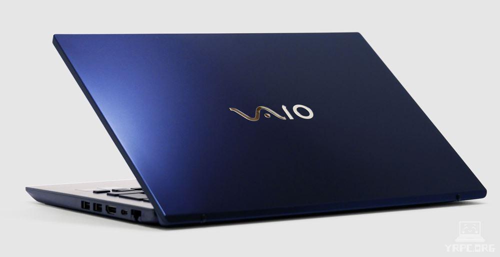 VAIO F14の外観 天板側