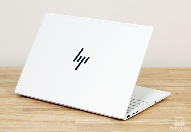 HP Pavilion Aero 13-beの外観 天板側