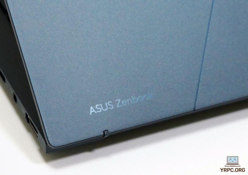 Zenbook 14 OLED UX3405MAの天板ロゴのアップ