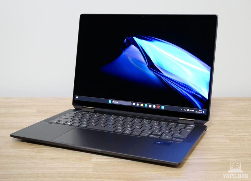 HP Spectre x360 14-euの外観。斜め上から