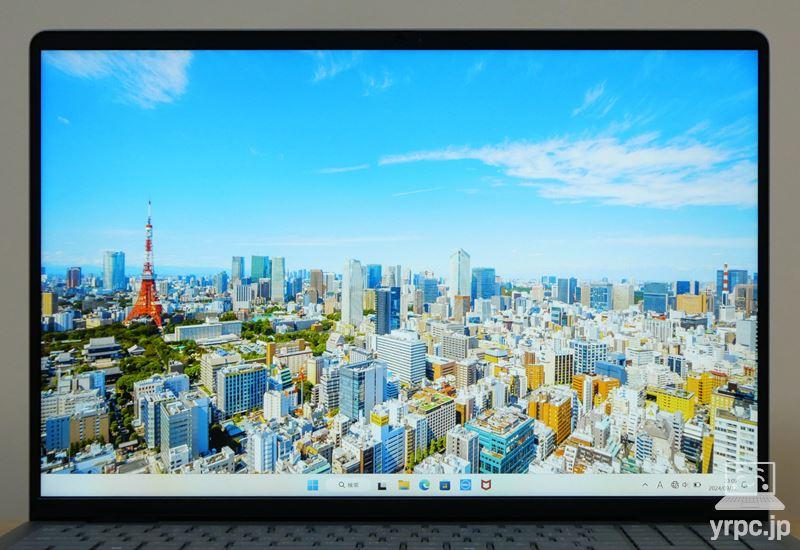 Inspiron 16のディスプレイ正面