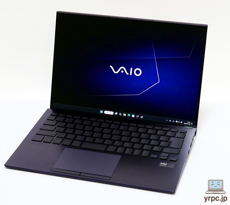 VAIO SX14-Rの外観。斜め上から