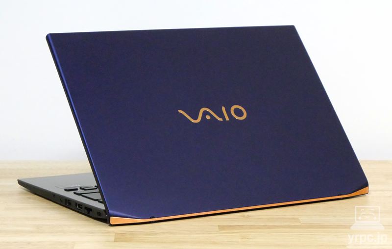 VAIO SX14-Rの外観 天板側