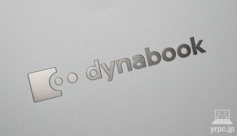 dynabook CZ/MYの天板ロゴのアップ