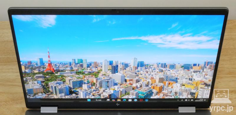 HP OmniBook X Flip 14-fmの視野角チェック 上から見たところ