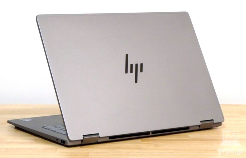 HP OmniBook X Flip 14-fmの外観 天板側
