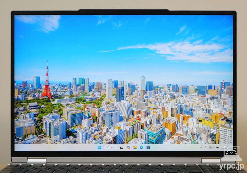 mouse B5-A7A01SR-Aのディスプレイ正面
