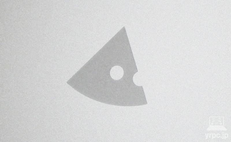 mouse B5-A7A01SR-Aの天板ロゴのアップ