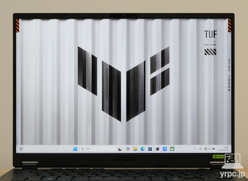 ASUS TUF Gaming A14 FA401UHのディスプレイ正面