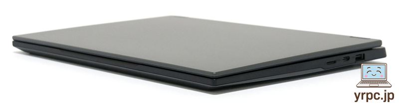 ASUS TUF Gaming A14 FA401UHを折りたたんだ様子：斜め上から