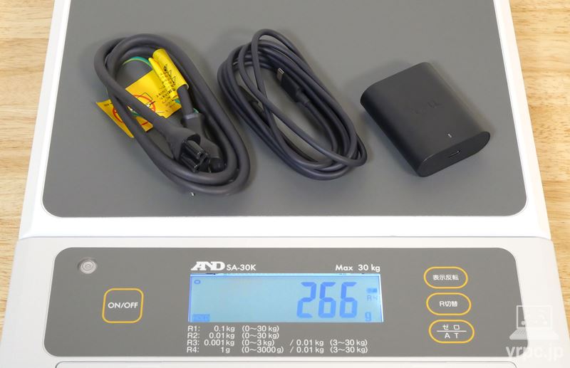Dell 14 PremiumのACアタプターの重さ：実測