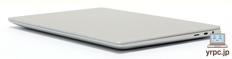 Dell 14 Premiumを折りたたんだ様子：斜め上から
