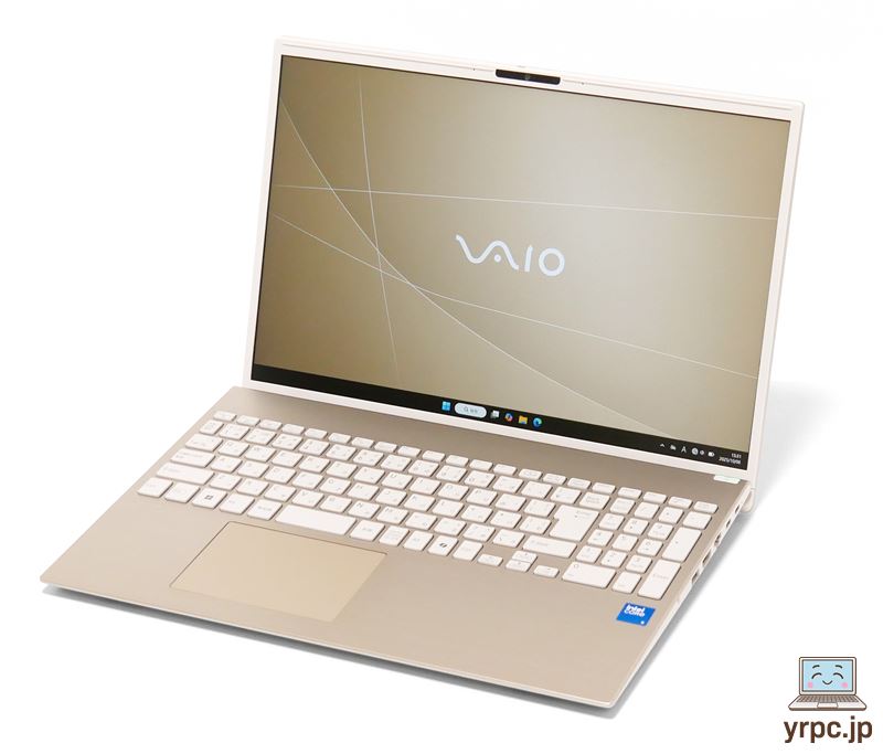 VAIO F16 (2025年6月発売モデル)の外観。斜め上から