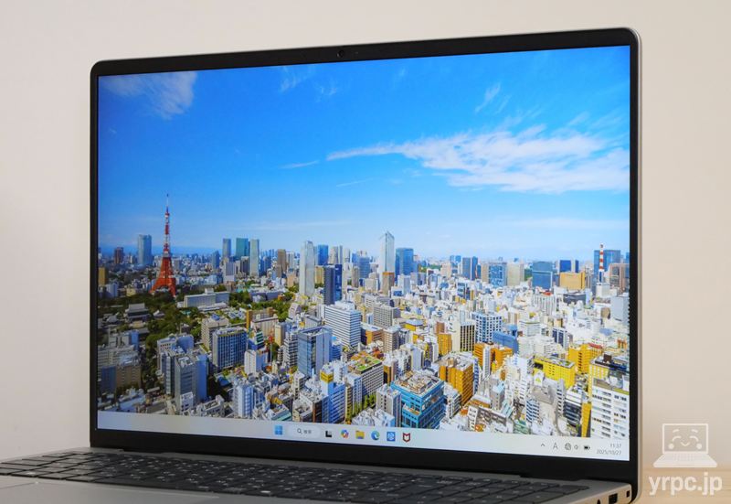 Dell 16の視野角チェック 横から見たところ