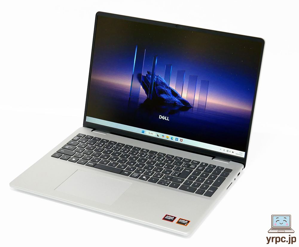 デル Dell 16の外観。斜め上から