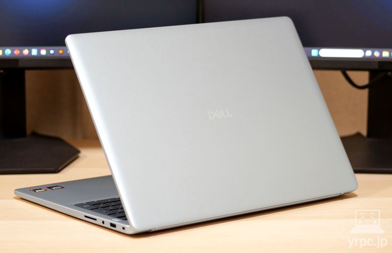 Dell 16の外観 天板側