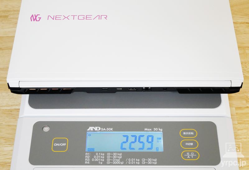 NEXTGEAR J6-A7G50WT-A（ホワイト）の重さ：実測
