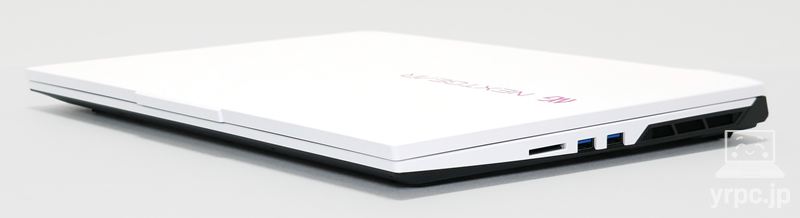 NEXTGEAR J6-A7G50WT-A（ホワイト）を折りたたんだ様子：斜め上から