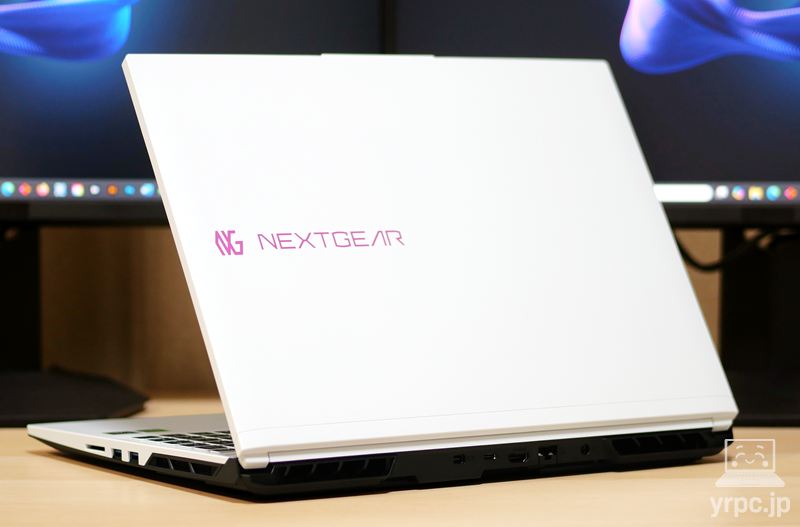 NEXTGEAR J6-A7G50WT-A（ホワイト）の外観 天板側