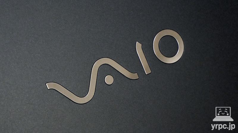 VAIO S13 (2025年3月発売モデル)の天板ロゴのアップ