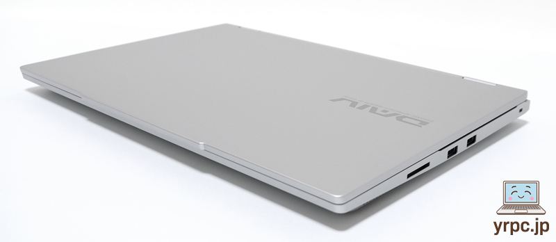 DAIV S5-I7G60SR-Aを折りたたんだ様子:斜め上から