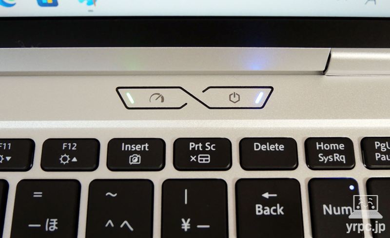 電源ボタン