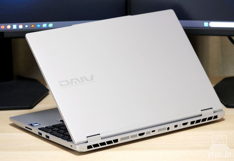 DAIV S5-I7G60SR-Aの外観 天板側