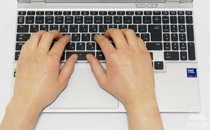 パームレストに手をのせたところ