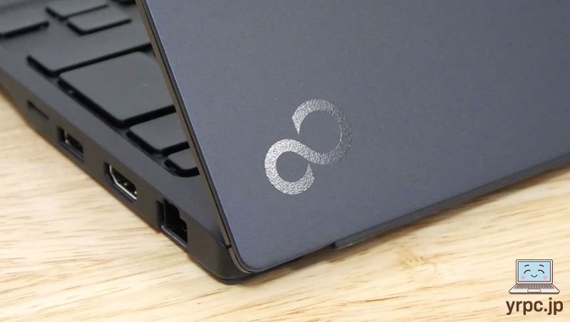 FMV WU5-K3の天板ロゴのアップ