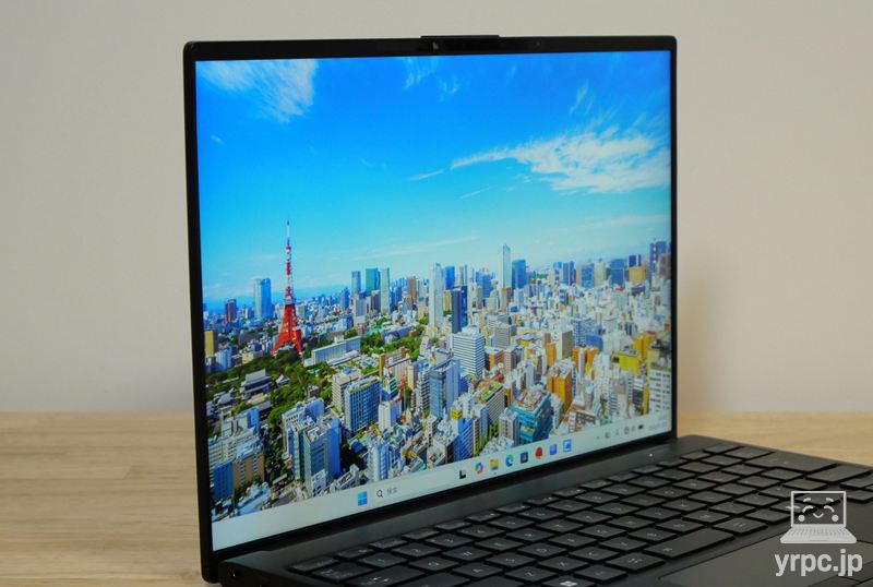 FMV WU7-K3の視野角チェック 横から見たところ