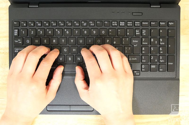 パームレストに手をのせたところ