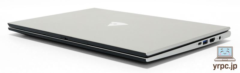 mouse A4-A5U01SR-Bを折りたたんだ様子：斜め上から