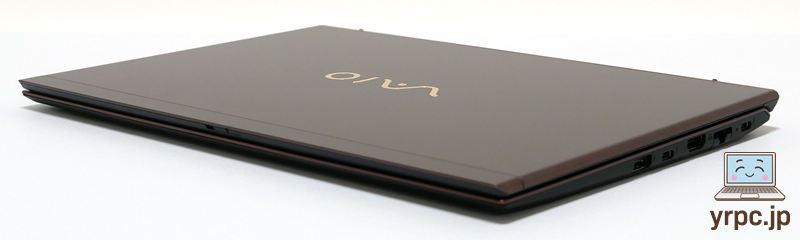 VAIO SX14を折りたたんだ様子：斜め上から