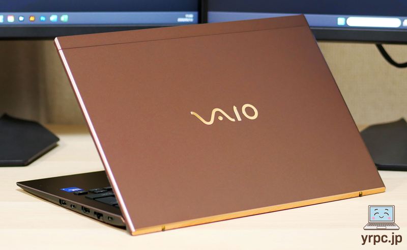VAIO SX14の外観 天板側