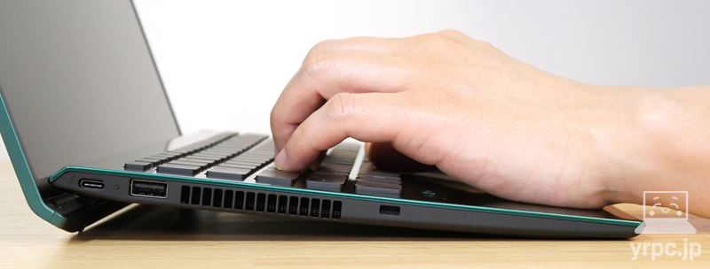 VAIO SX14-Rのチルトアップヒンジ機構