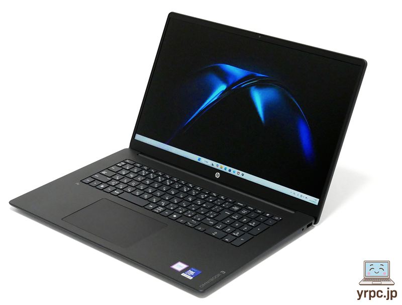 HP OmniBook 3 17-dfの外観。斜め上から